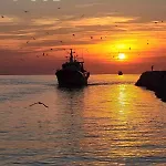 Le Mistral Standing Avec Vue Exceptionnelle En 1ere Ligne Le Grau-du-Roi