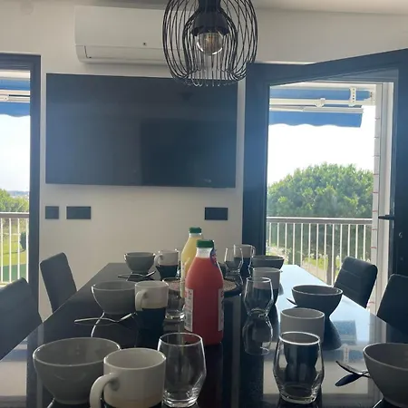 Le Mistral Appartement Standing Avec Vue Mer Exceptionnelle En 1Ere Ligne Holiday home *