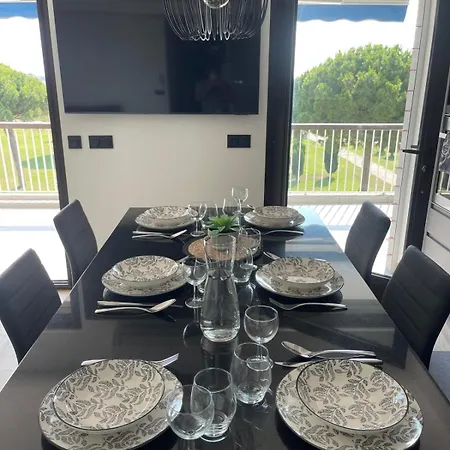 Le Mistral Appartement Standing Avec Vue Mer Exceptionnelle En 1Ere Ligne Holiday home