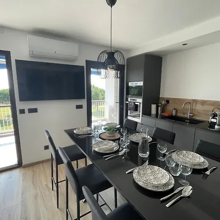 Le Mistral Appartement Standing Avec Vue Mer Exceptionnelle En 1Ere Ligne Le Grau-du-Roi