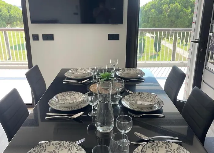 Le Mistral Standing Avec Vue Exceptionnelle En 1ere Ligne Ferienhaus